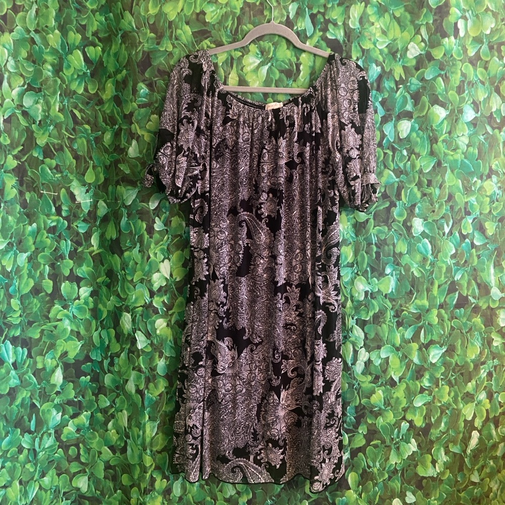 Joie de Vivre - NWT Black and White Paisley Patterned Dress(curvy size)